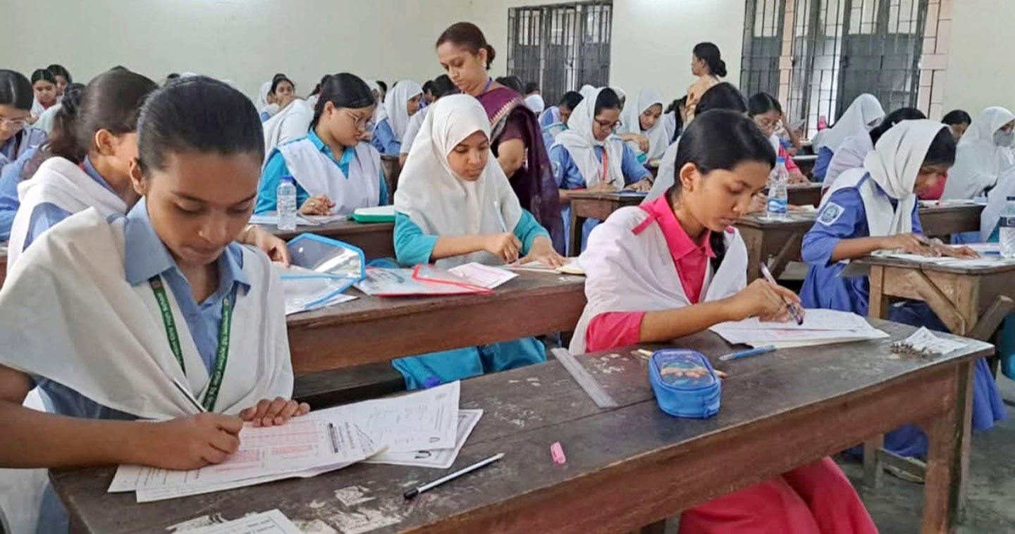  রাজবাড়ীতে এসএসসি ও সমমান পরীক্ষার ১ম দিনে অনুপস্থিত-১৮৫